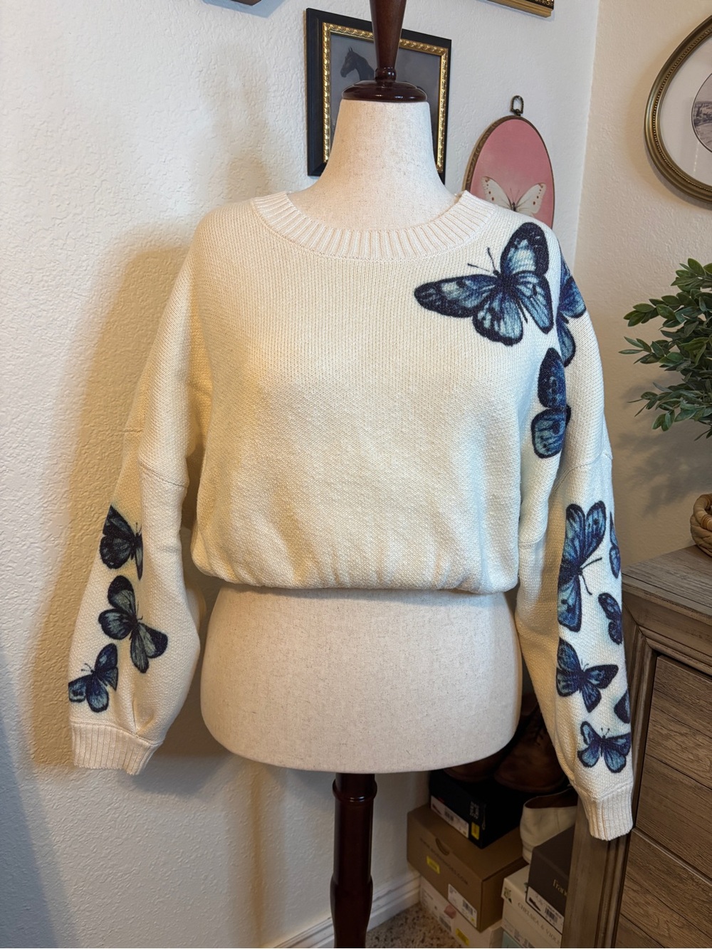 Butterfly Long Sleeve Crew Sweater-Cream with Blue Butterflies-Size Medium - Picture 4 of 13